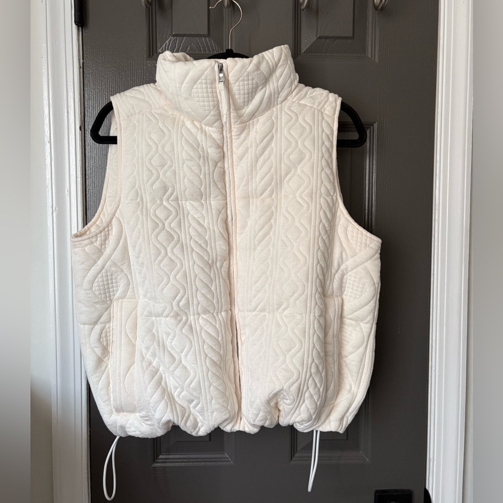 Lou & Grey Ivory Quilted Vest